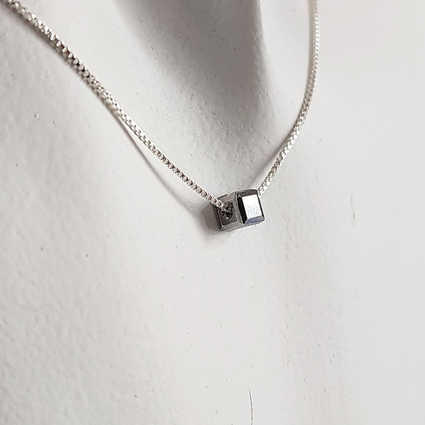 Collar Dije Cubo 4mm Cristal Swarovski Elements plata 925