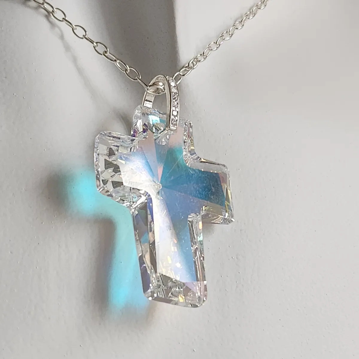 Collar Plata CRUZ Cristal Swarovski Elements 40mm Aurora Boreal