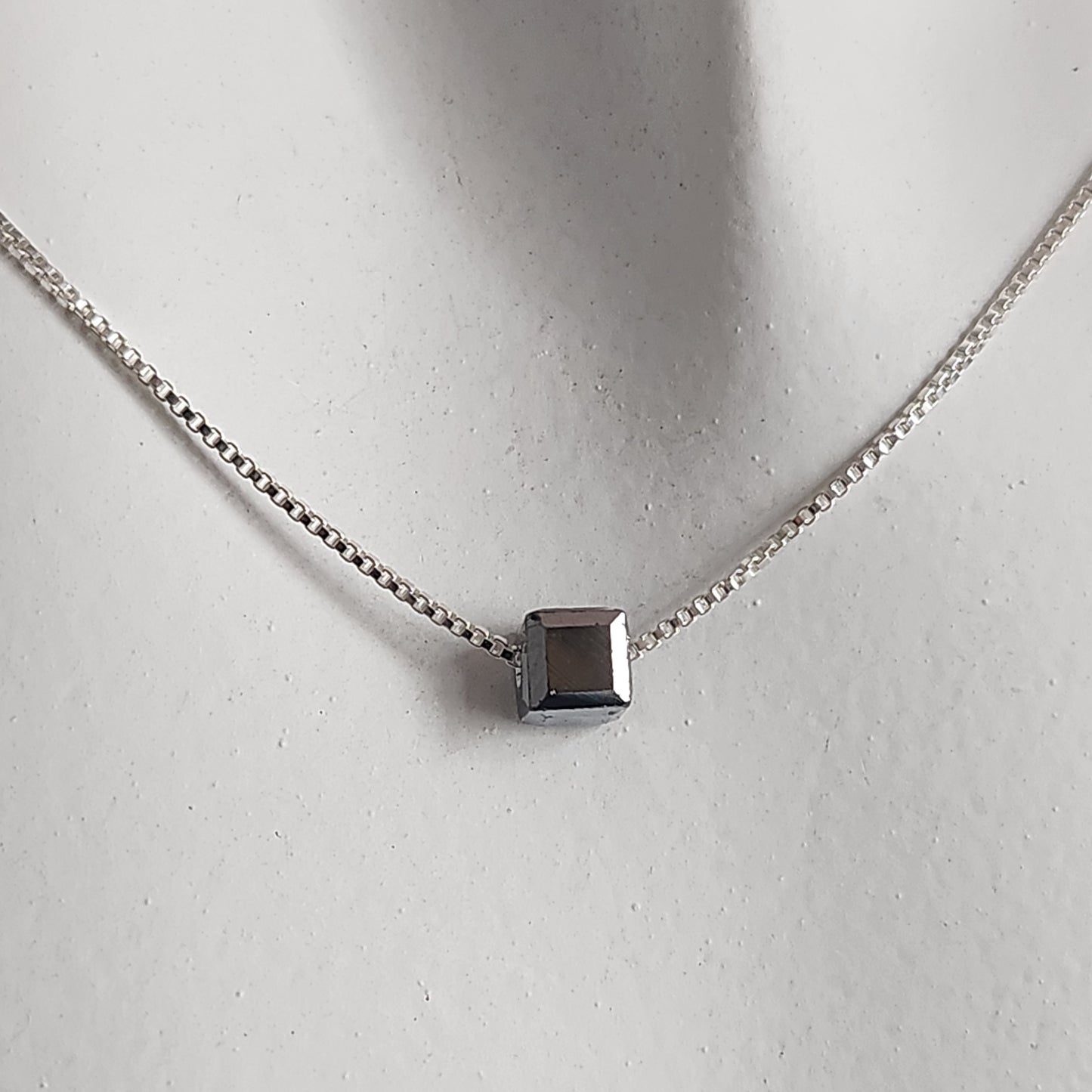 Collar Dije Cubo 4mm Cristal Swarovski Elements plata 925