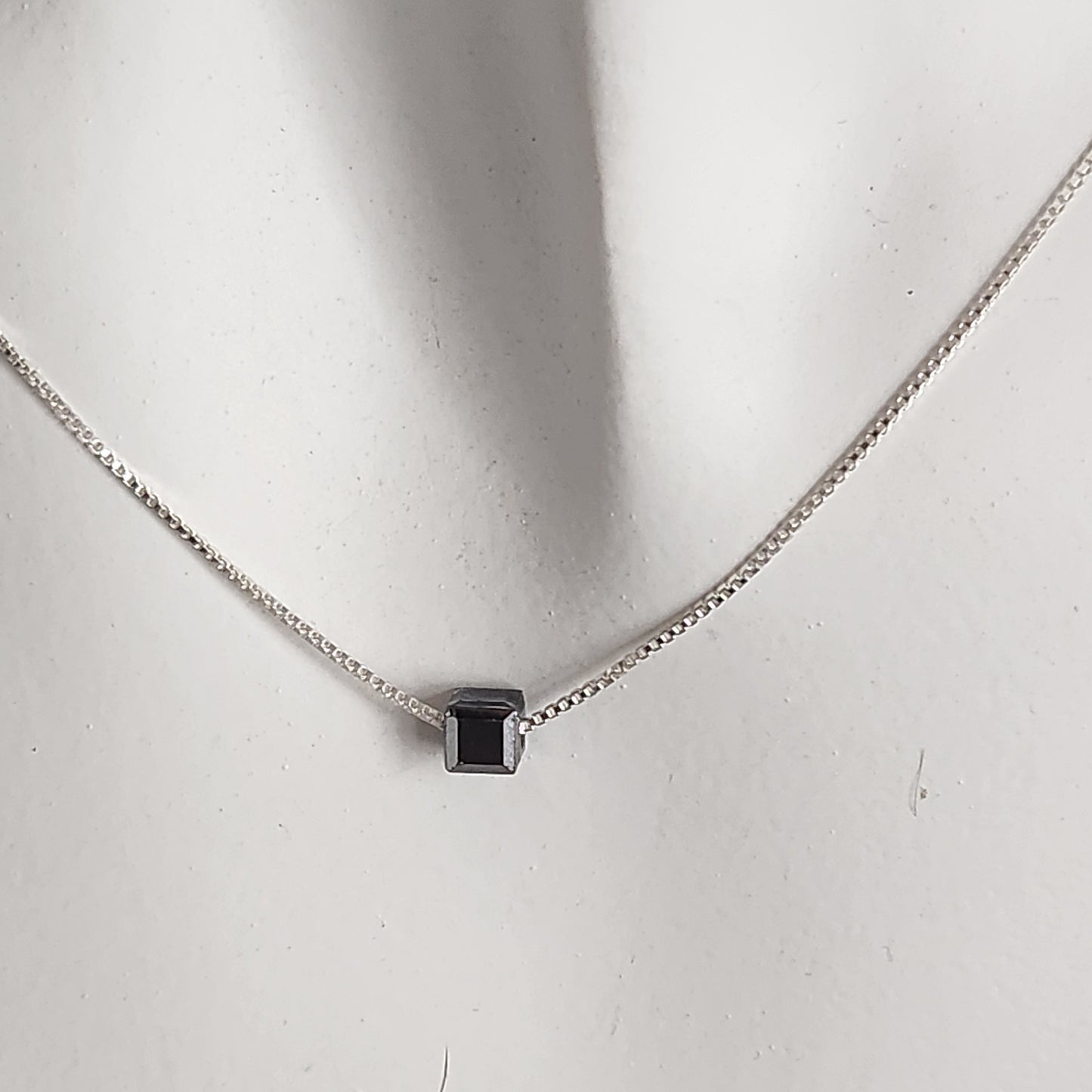 Collar Dije Cubo 4mm Cristal Swarovski Elements plata 925