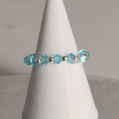 Anillo Sin Fin Biconos Piedras Swarovski 3mm y Plata 925
