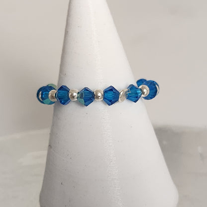 Anillo Sin Fin Biconos Piedras Swarovski 3mm y Plata 925