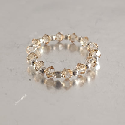 Anillo Sin Fin Biconos Piedras Swarovski 3mm y Plata 925
