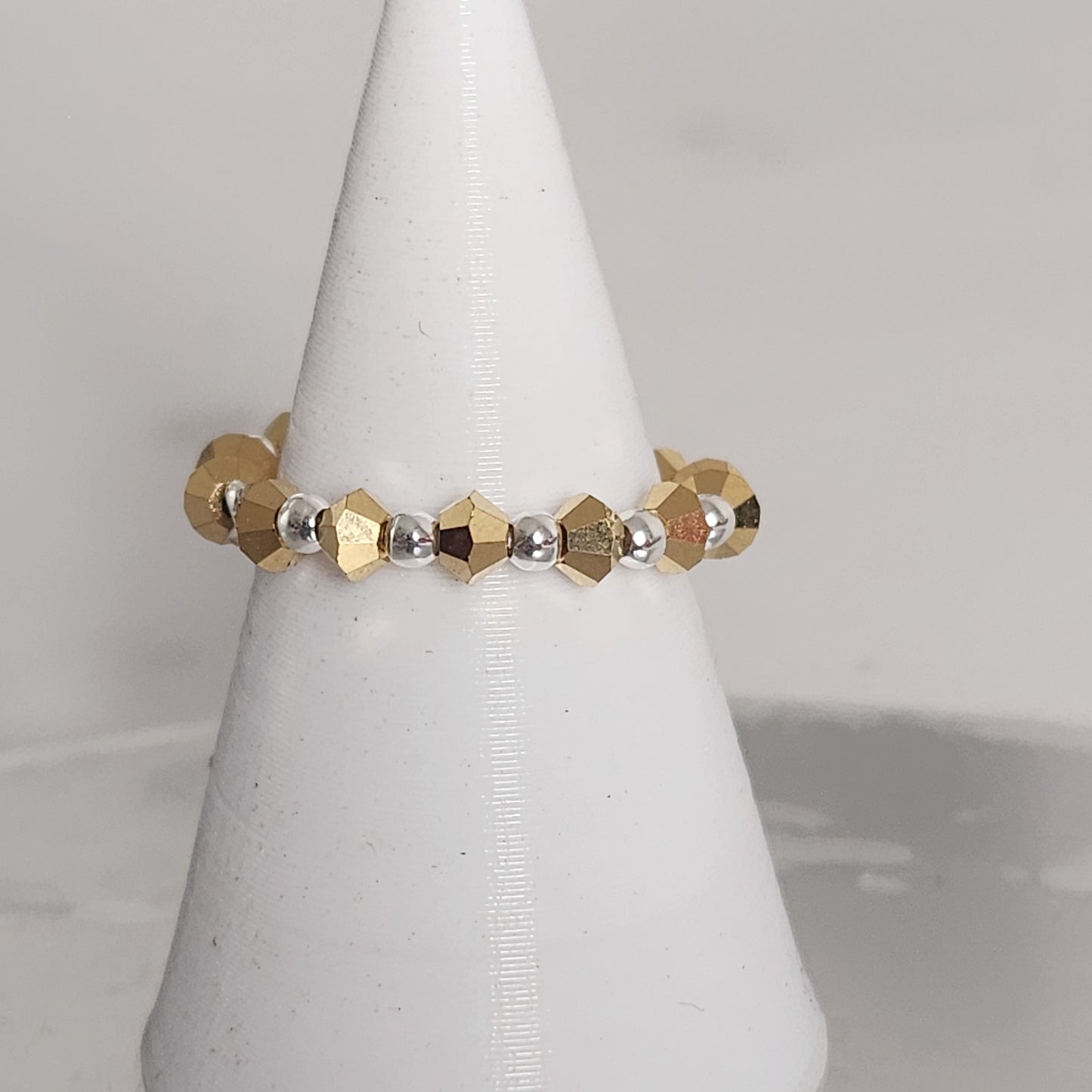 Anillo Sin Fin Biconos Piedras Swarovski 3mm y Plata 925